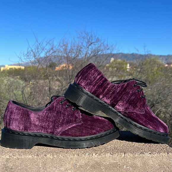 💕 Dr. Martens Purple Shimmer 14482 Crushed Velvet Oxfords 💕 - Picture 14 of 17